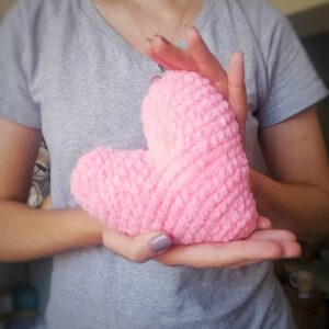 crochet heart - free pattern
